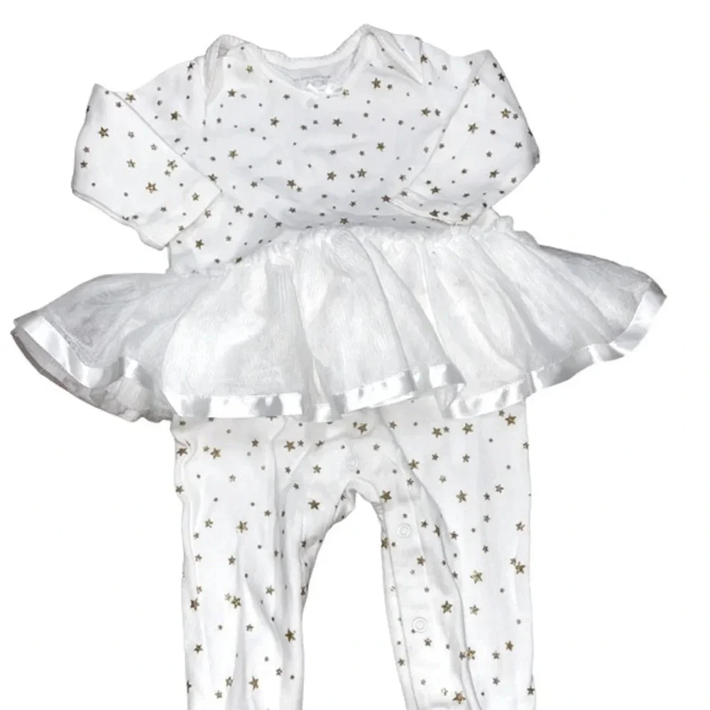 The childrens place onesie outfit 3-6 months